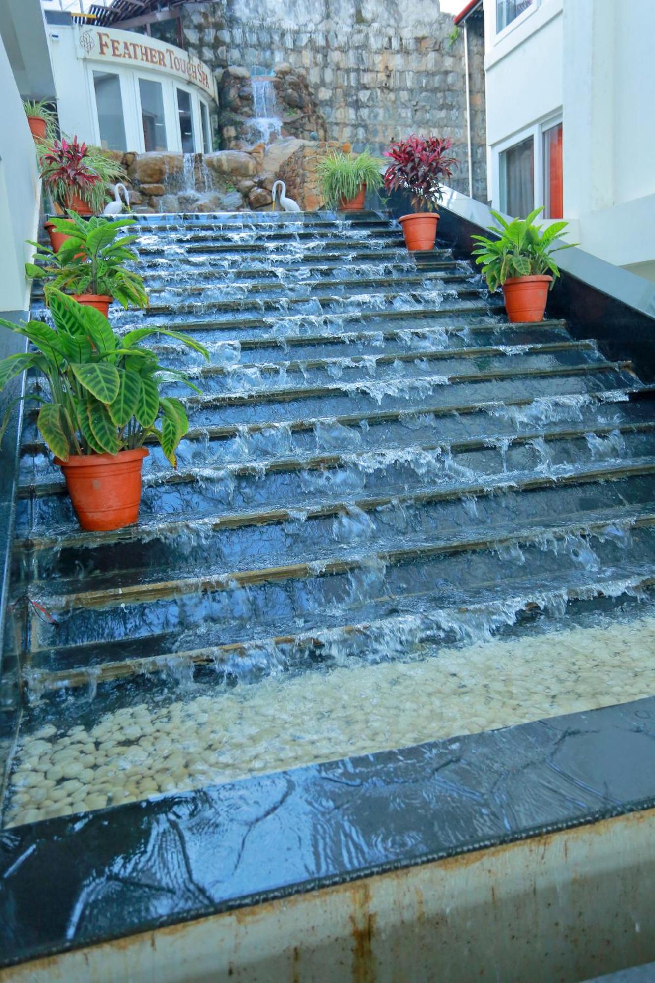 Grand Signature Hotel & Spa Yercaud Exterior photo